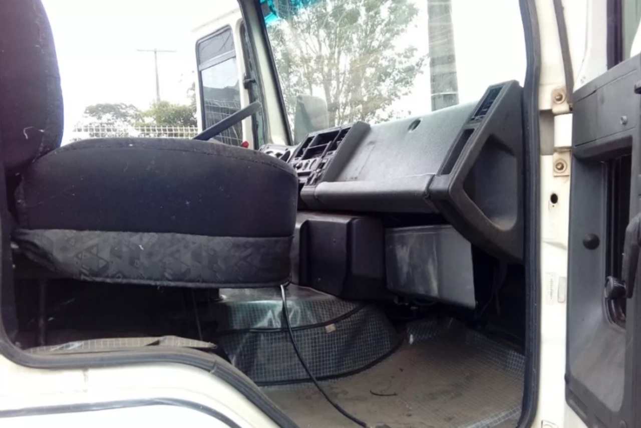 Ford Cargo2428 - 09/10 5