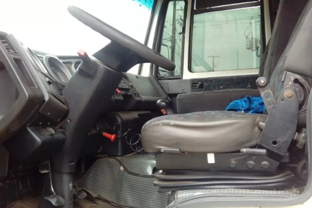 Ford Cargo2428 - 09/10 6