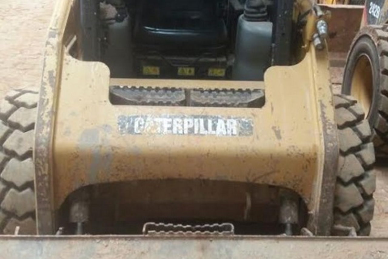Caterpillar 216 - 13/13 3