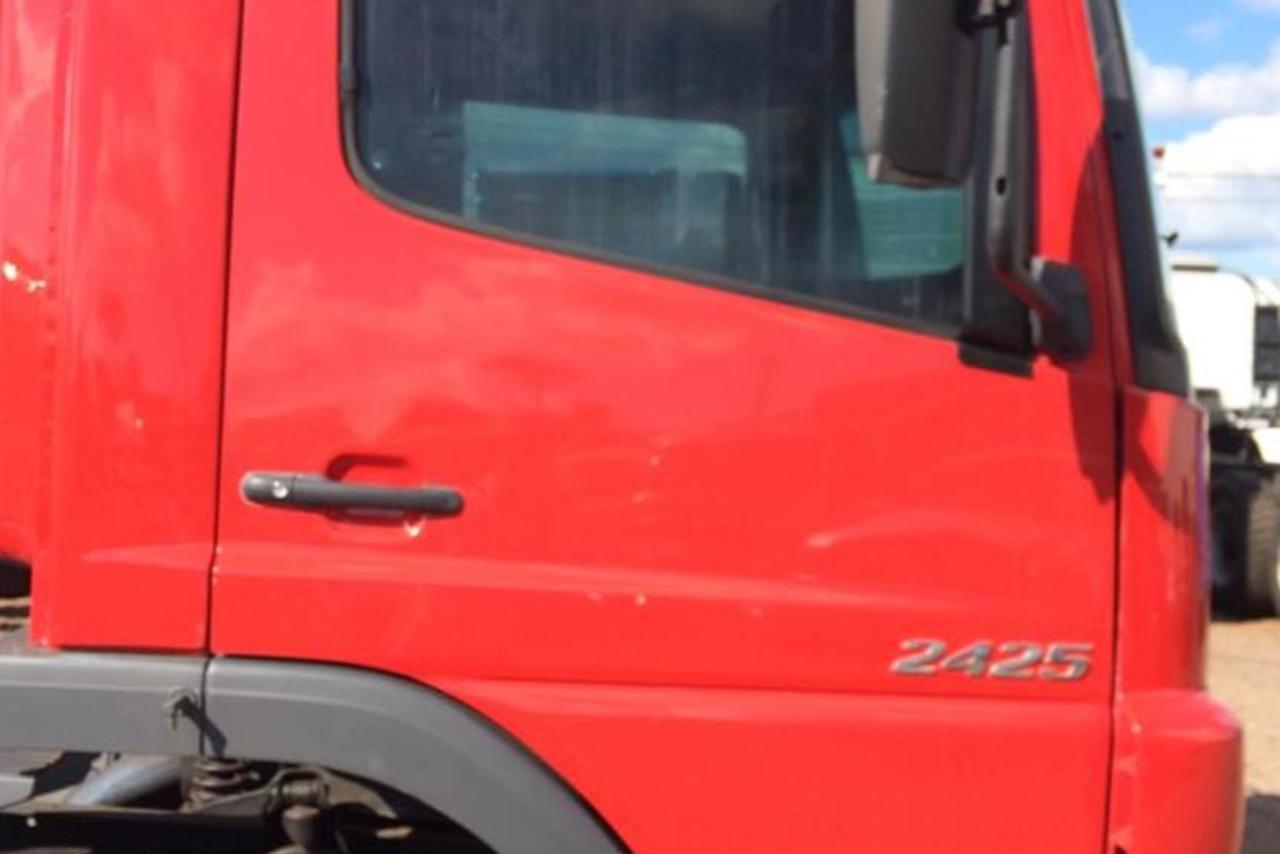 Mercedes Benz Atego 2425 - 08/09 5