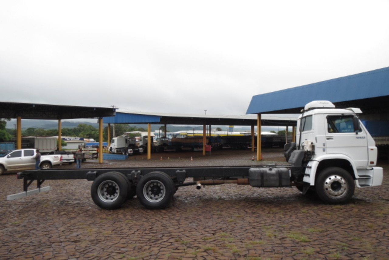 Volkswagen 23 220 - 03/03 9