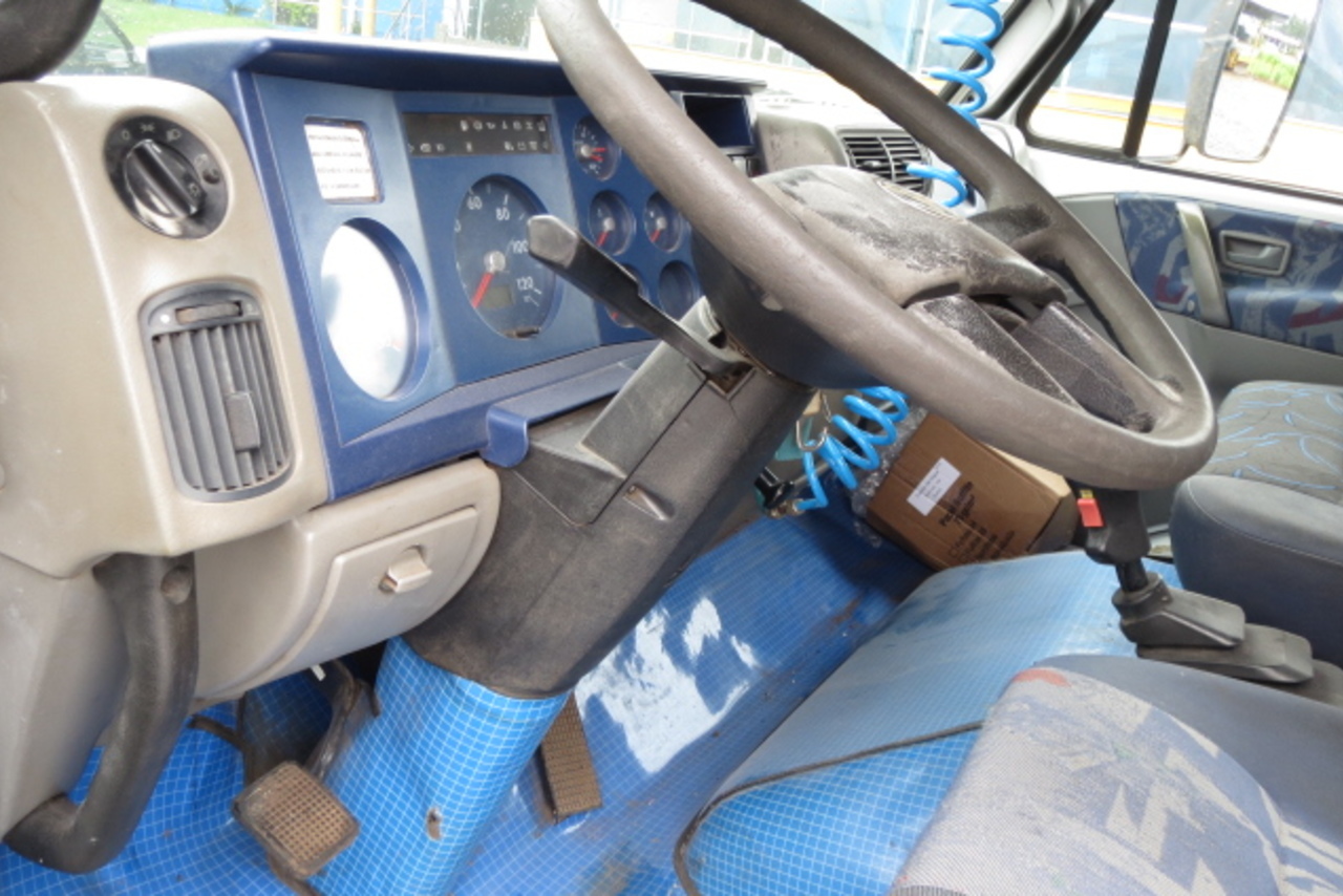 Volkswagen 23 220 - 03/03 12