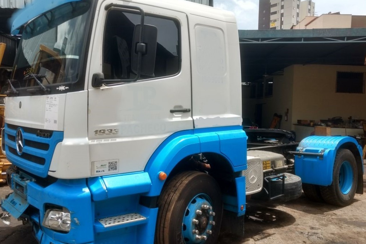 Mercedes Benz Axor 1933 - 10/10 15