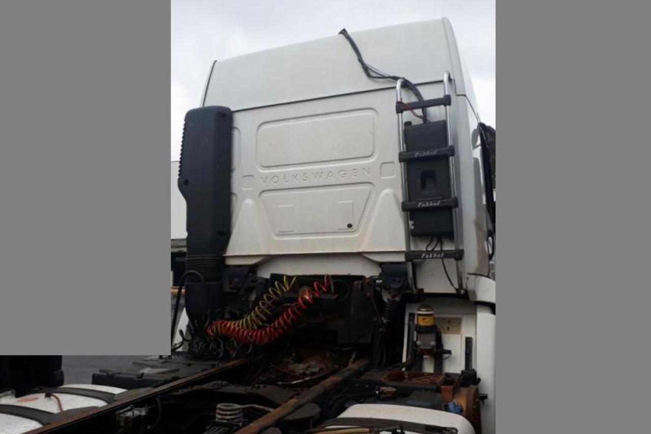 Volkswagen 25 390 - 03/03 2