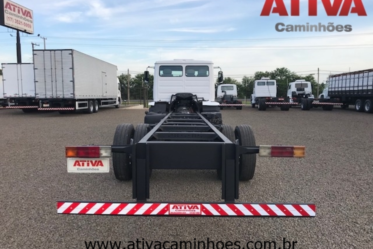 Mercedes Benz MB 1718 - 09/09 3