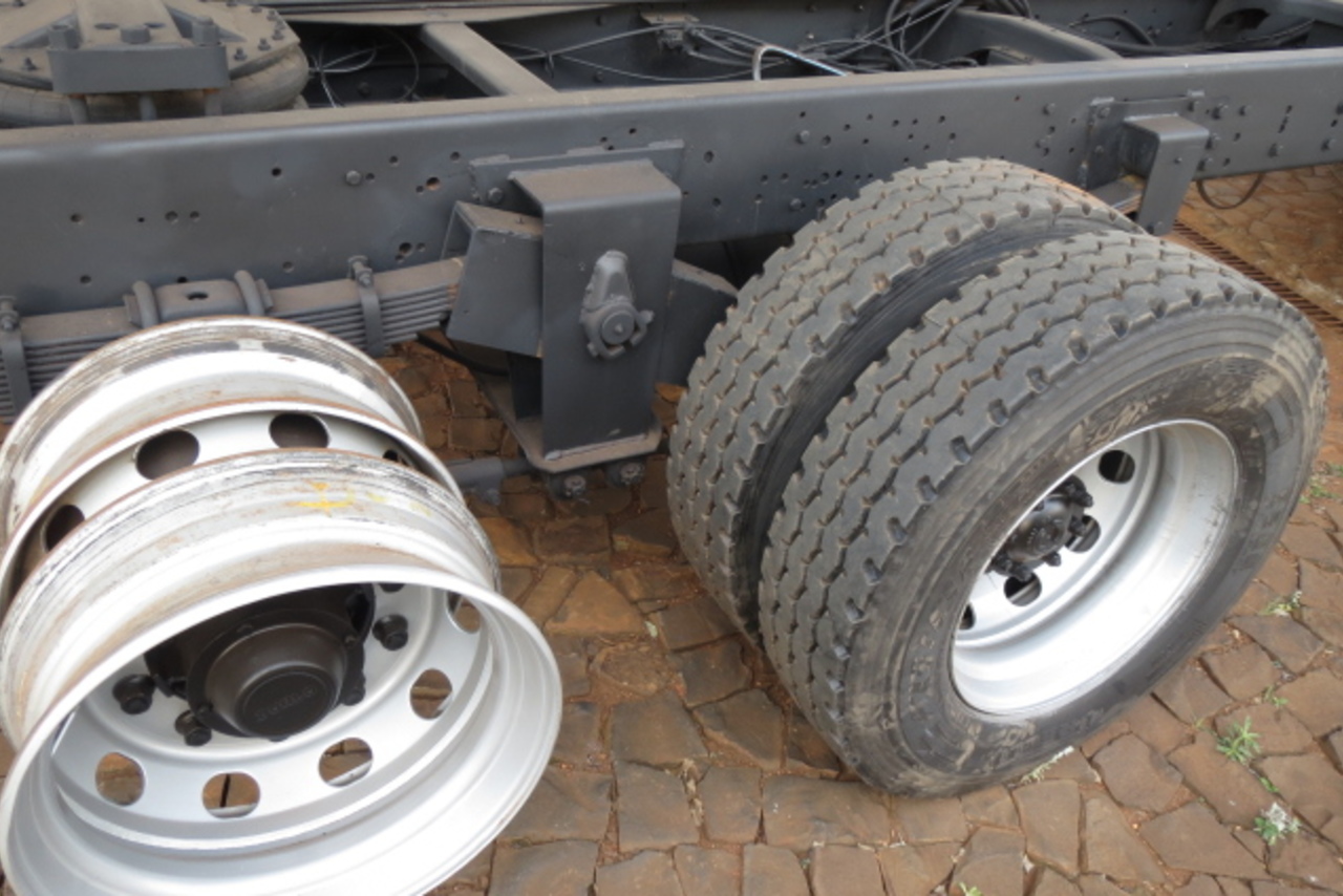 Volkswagen 24 220 - 10/10 12
