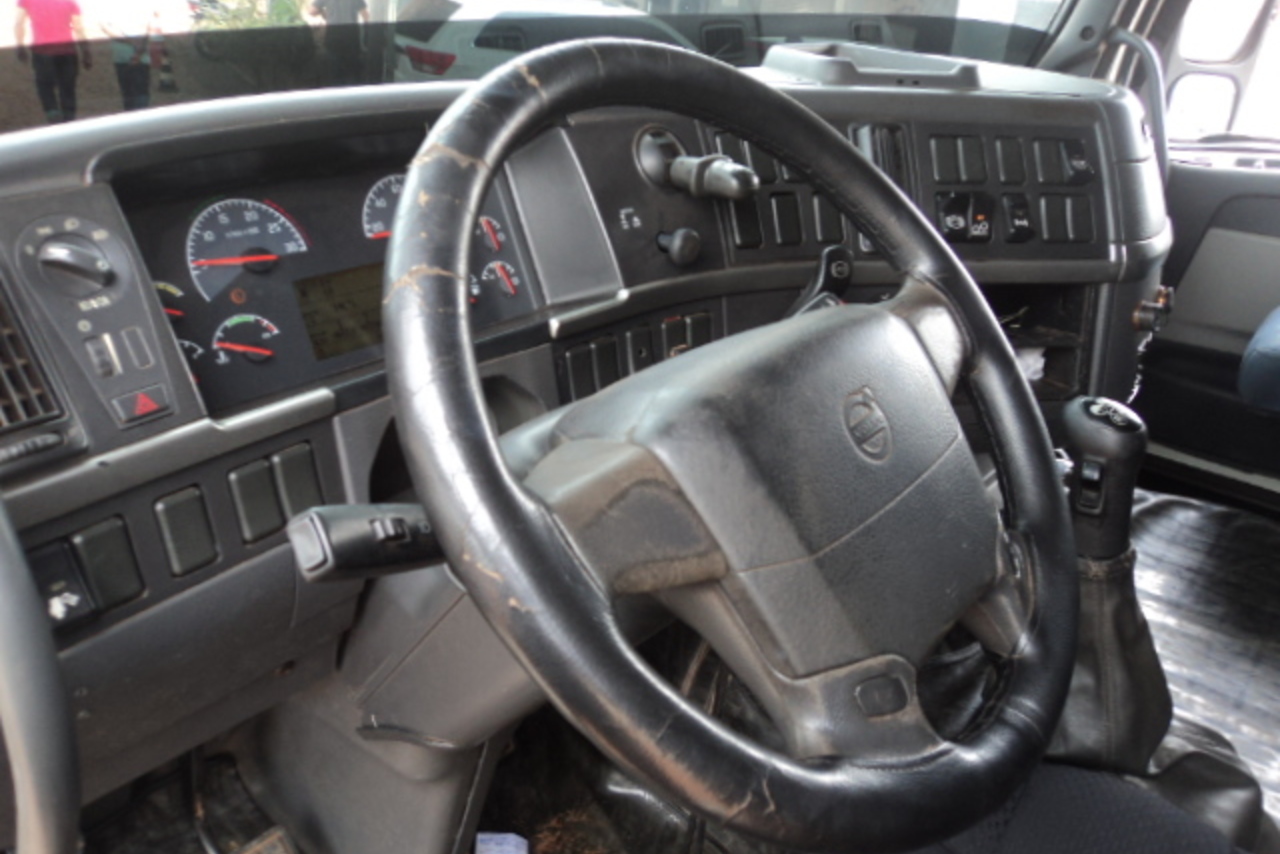 Volvo FH12 380 - 06/06 6
