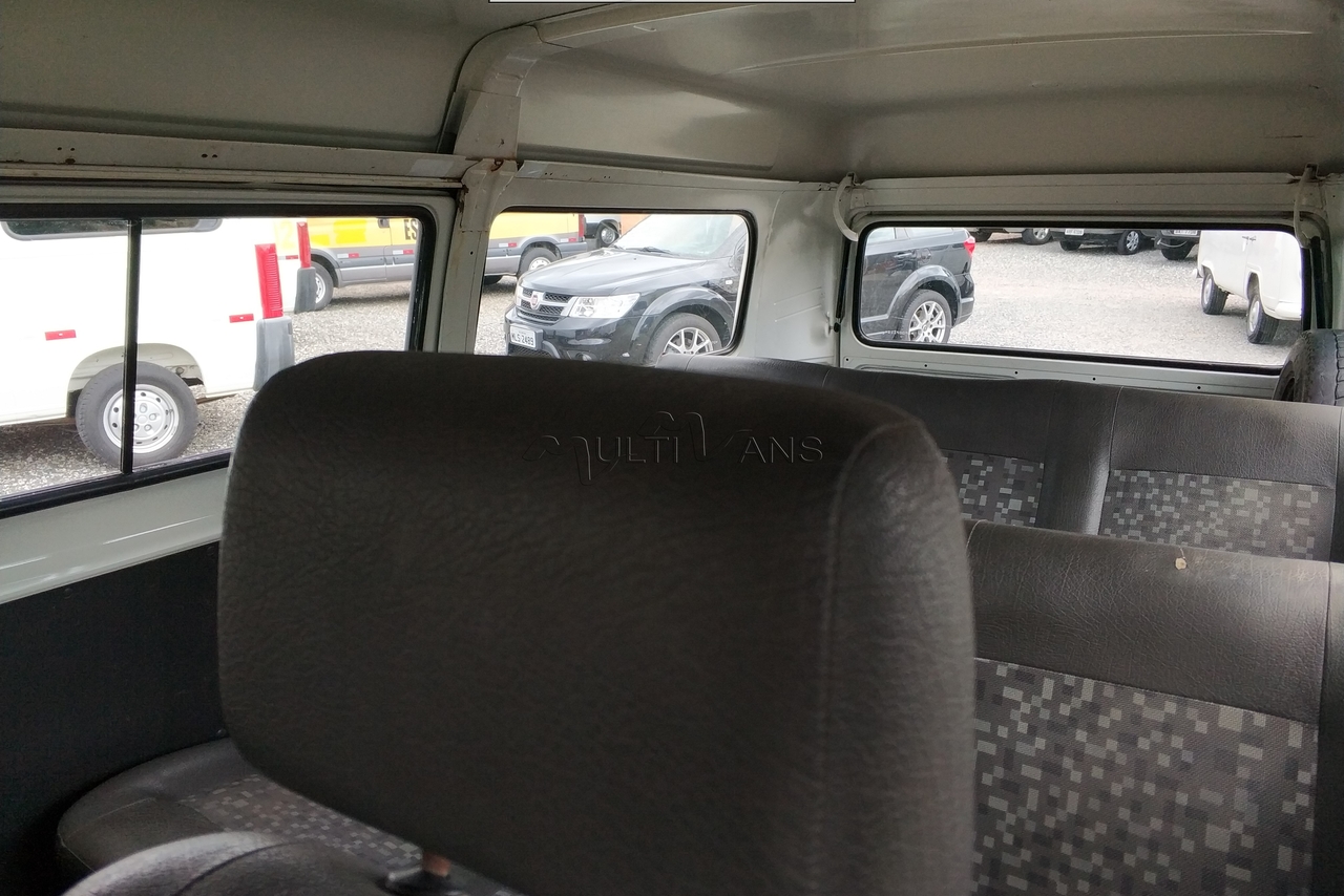 Volkswagen Kombi Standard - 05/05 5