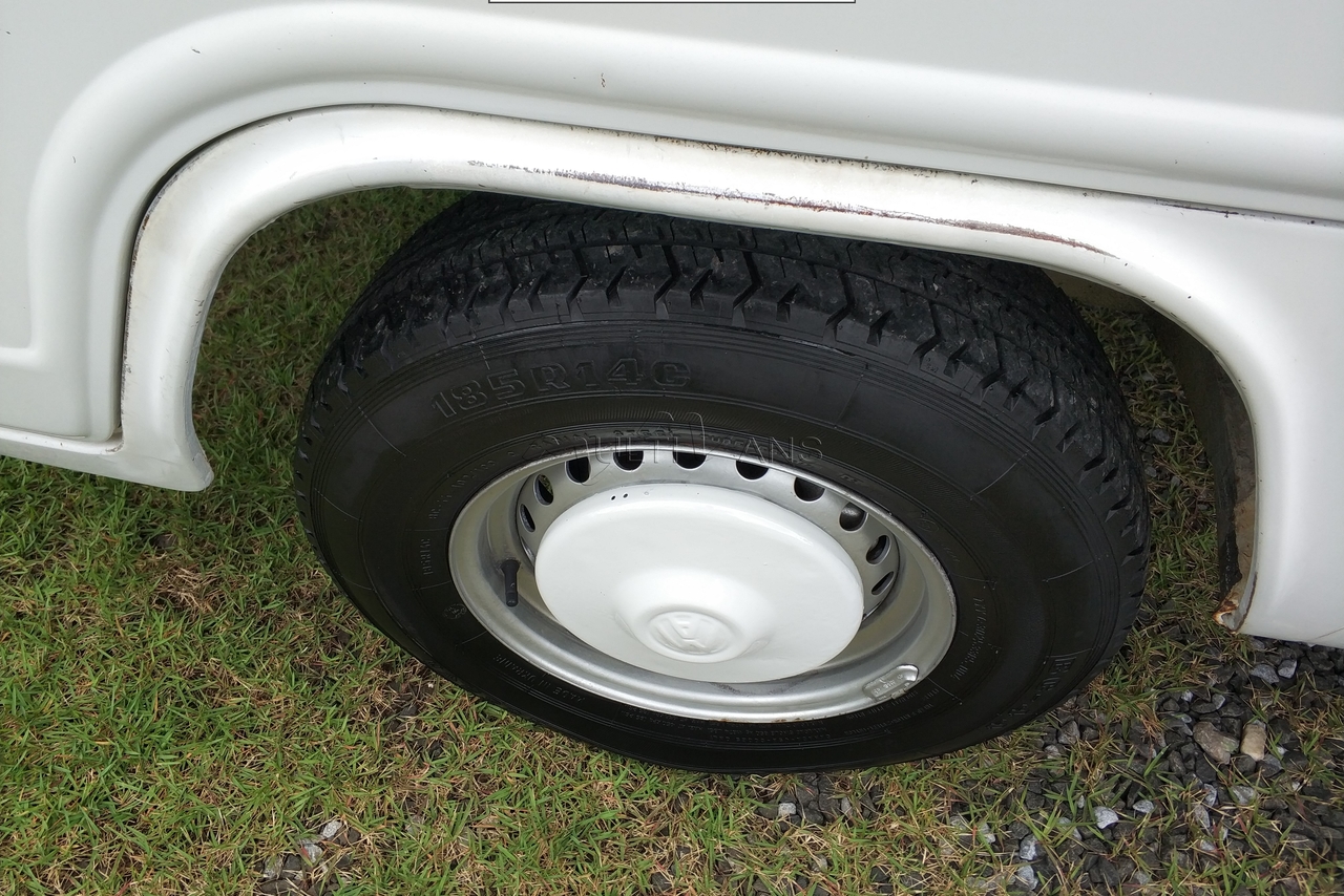 Volkswagen Kombi Standard - 05/05 6