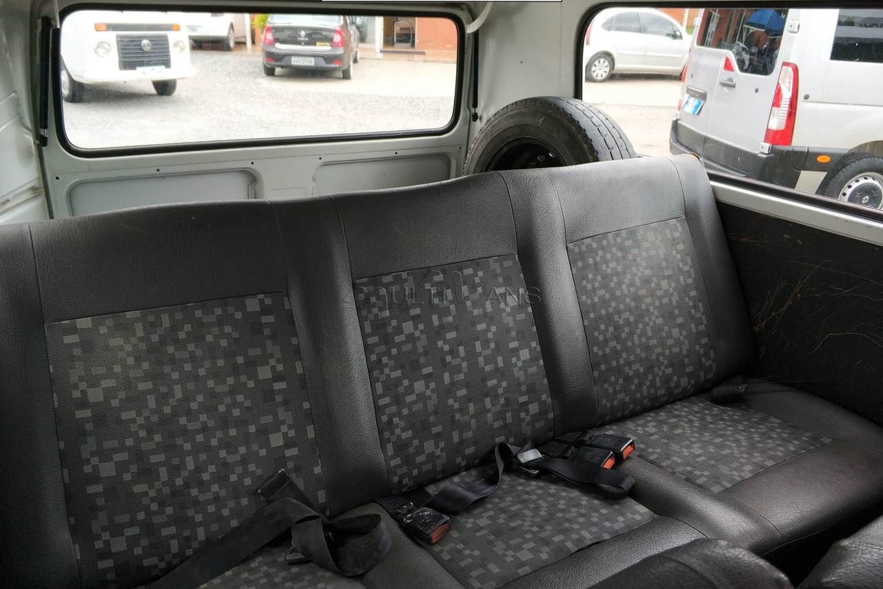 Volkswagen Kombi Standard - 05/05 12