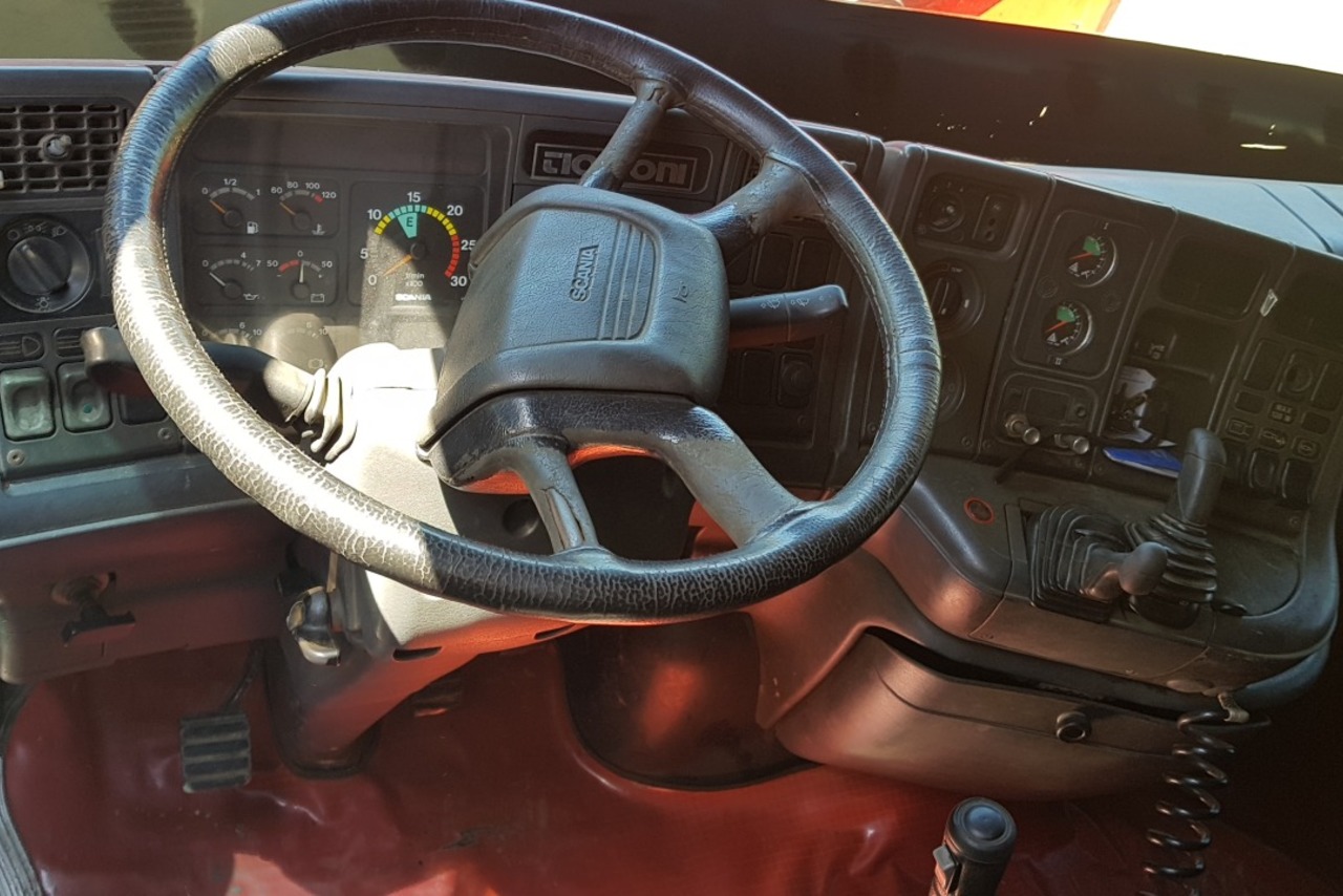 Scania 114 330 - 03/03 8