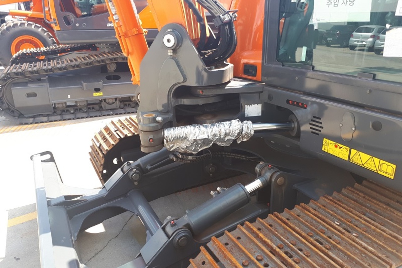 Doosan 75V - 20/20 4
