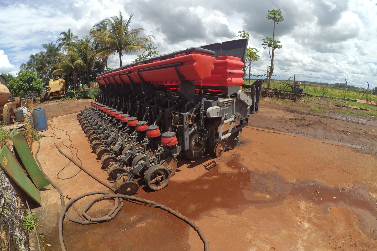 Massey Ferguson Serie 500 - 13 6