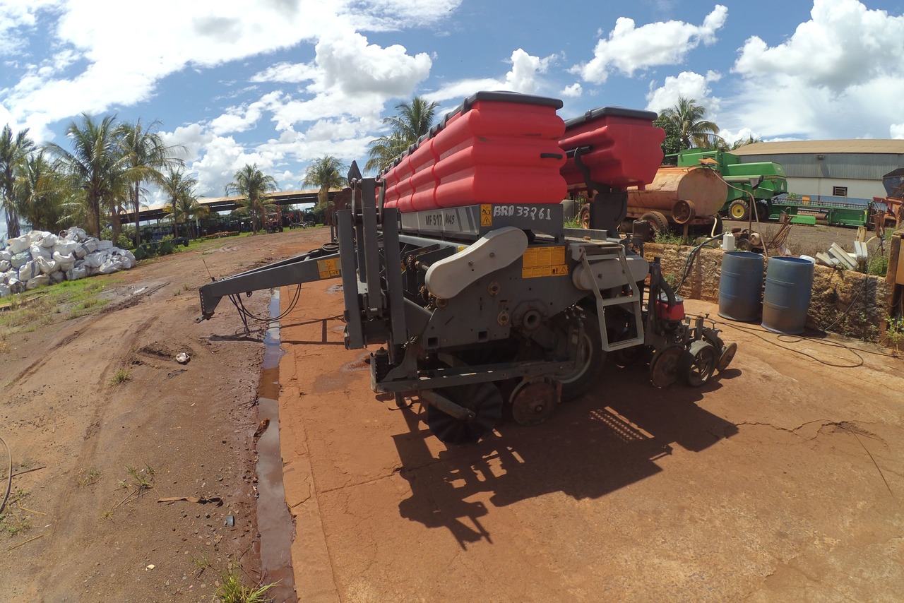 Massey Ferguson Serie 500 - 13 12