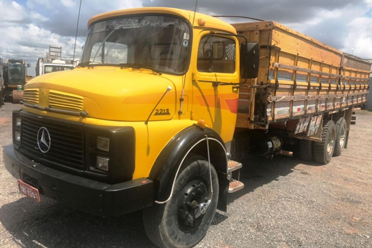 Mercedes Benz MB 2213 - 82/82 3