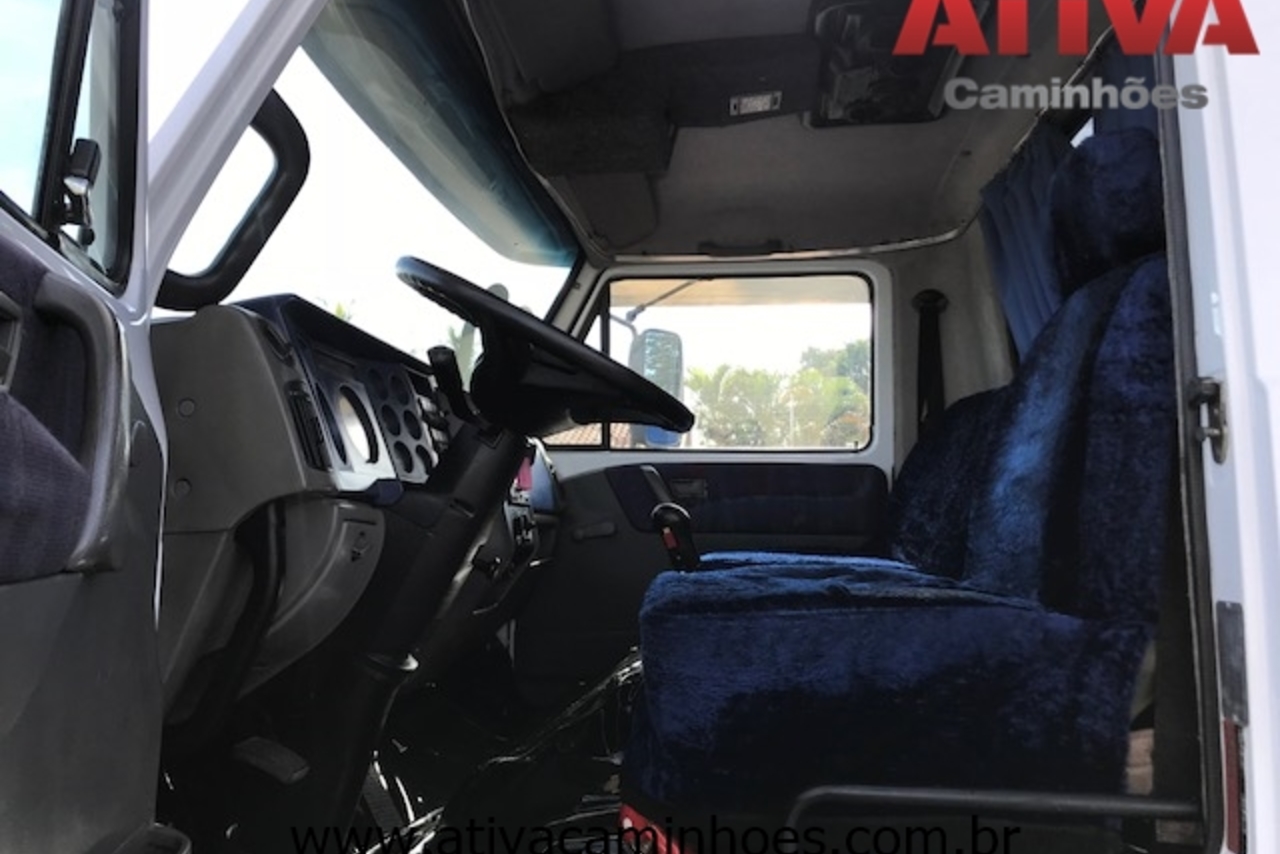 Volkswagen 15-180 E Constellation - 02/02 8