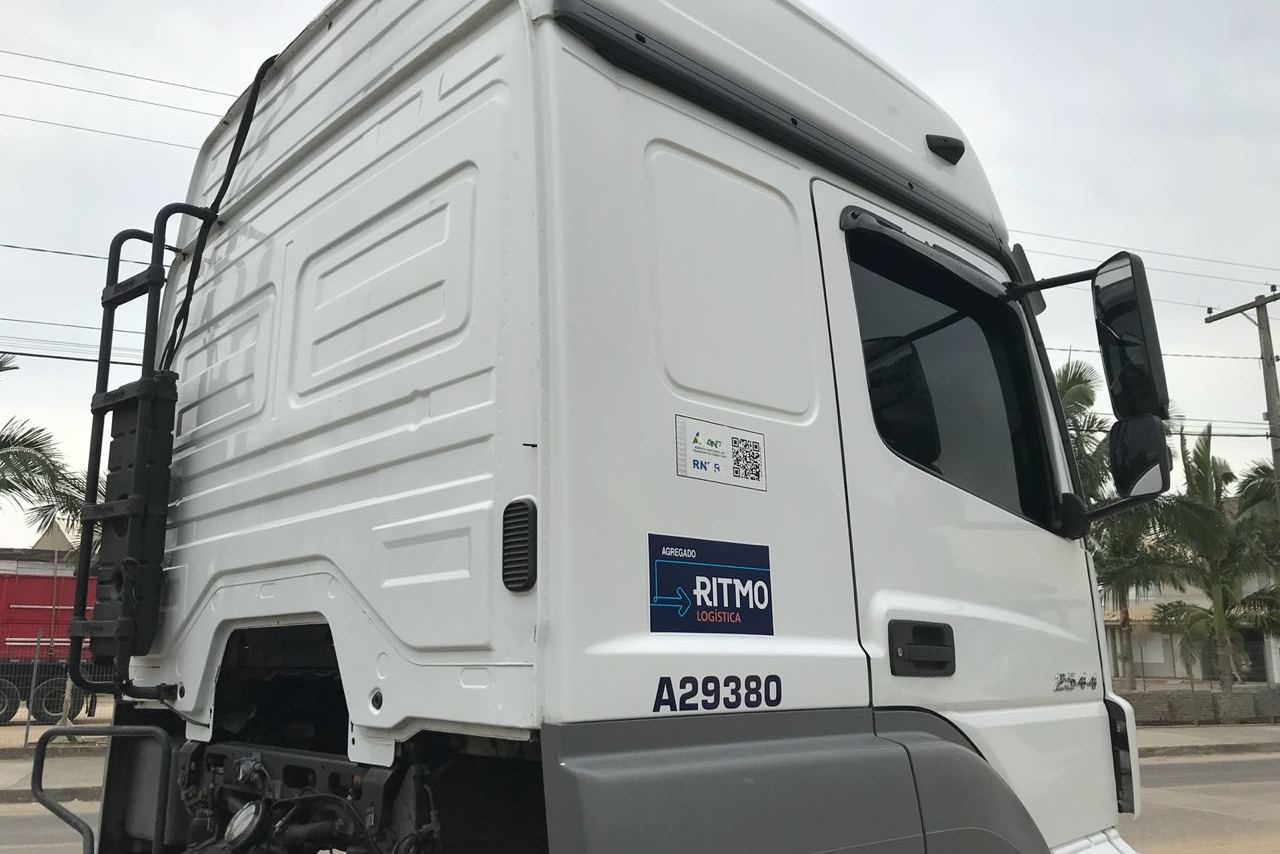 Mercedes Benz Axor 2544 - 09/09 4