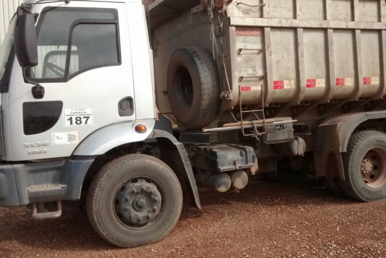 Ford 3132 - 12/12 5