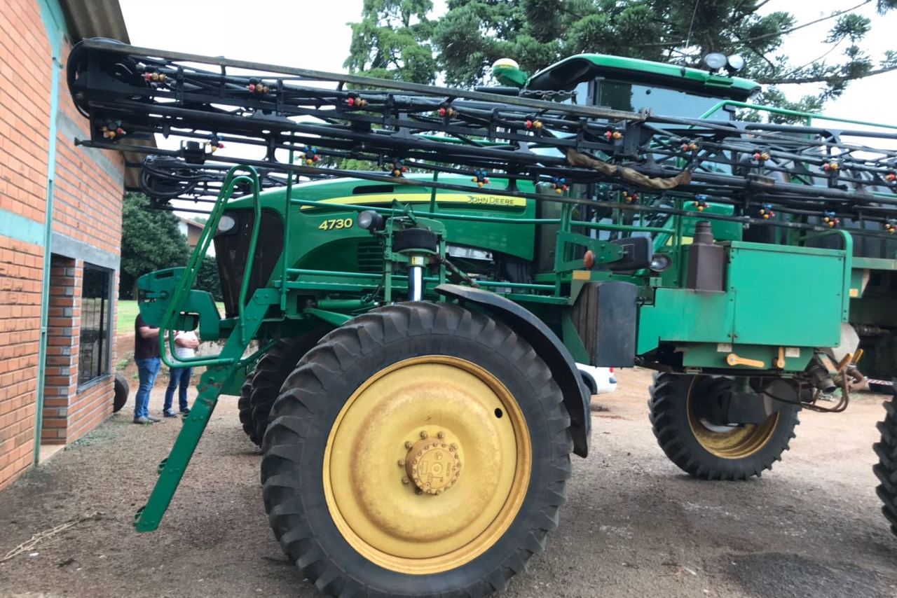 John Deere 4730 - 08/08 3
