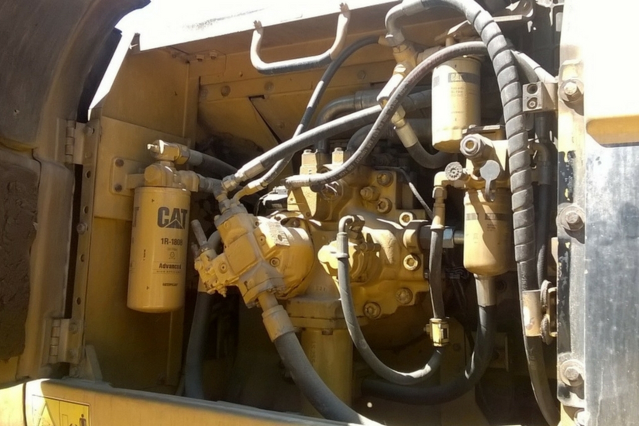 Caterpillar D4E - 86 6