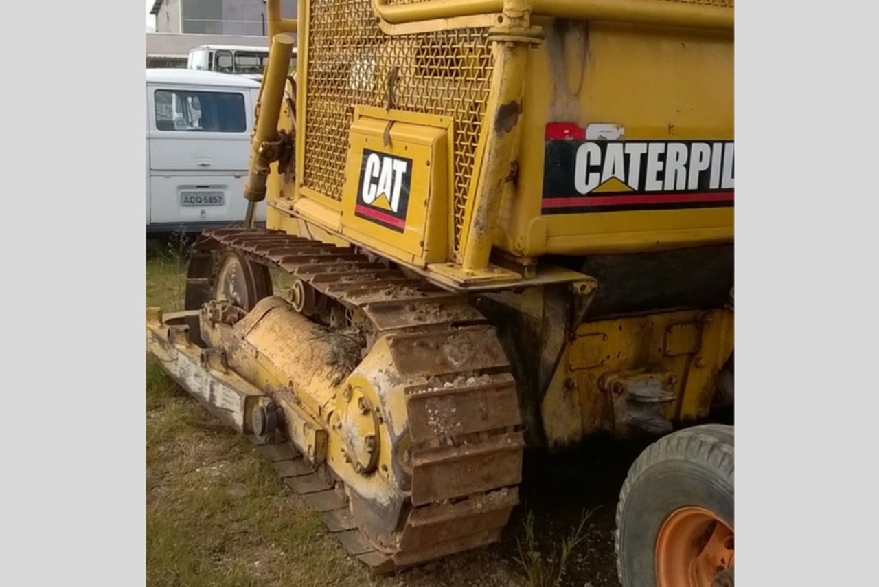 Caterpillar D4E - 86 7