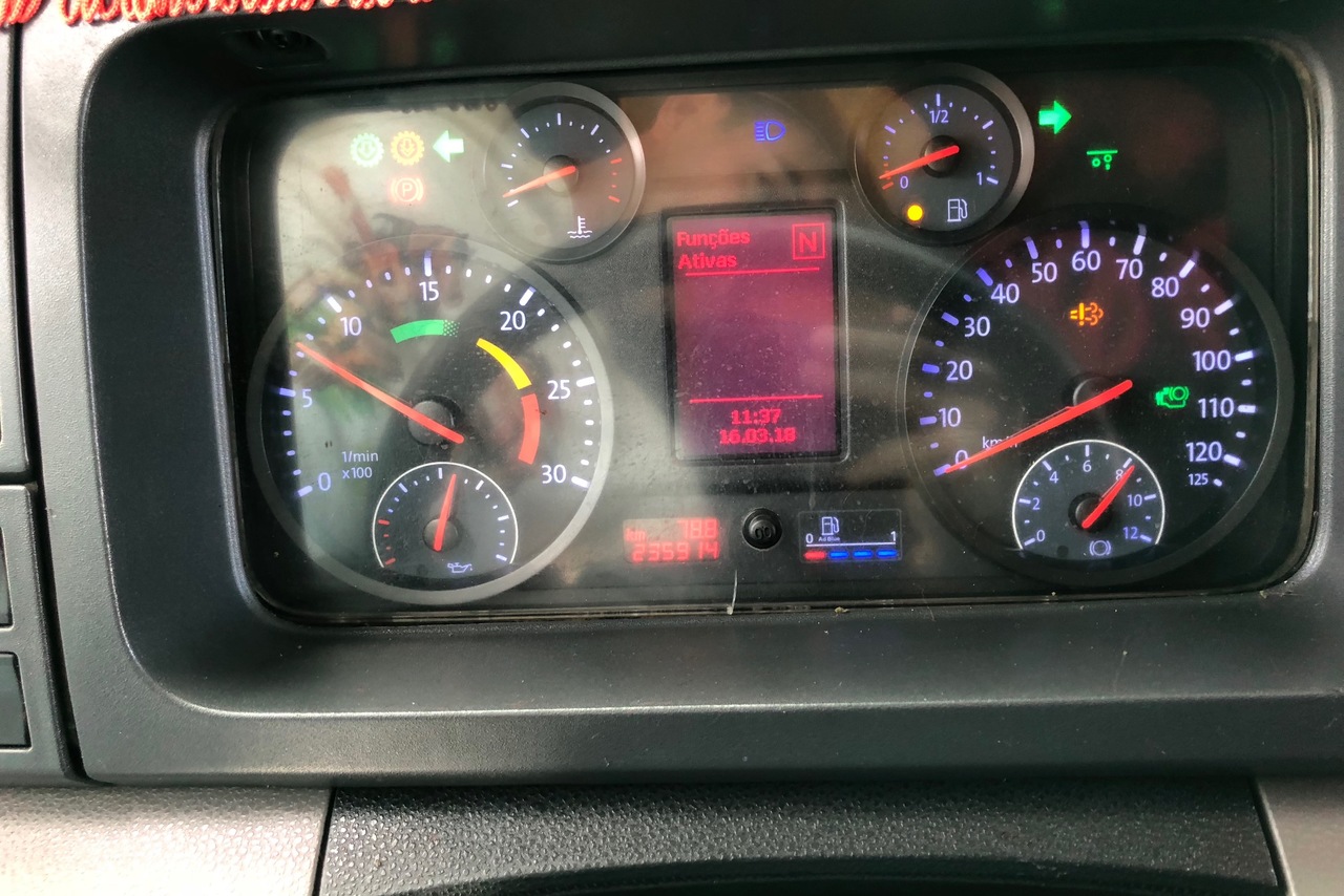 Volkswagen 25 390 - 12/13 7