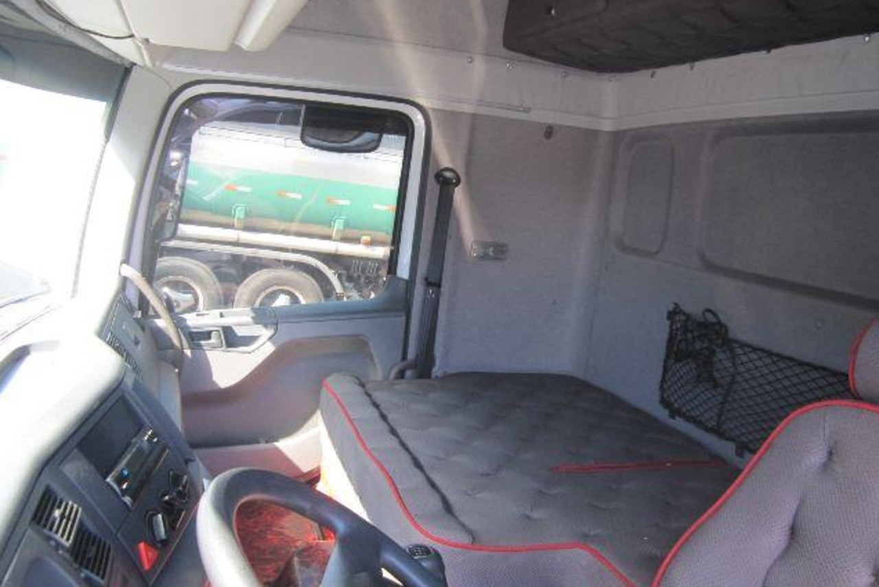 Volkswagen 24-280 E Constellation 6x2 - 12/13 5