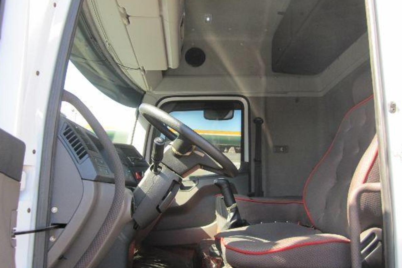 Volkswagen 24-280 E Constellation 6x2 - 12/13 7