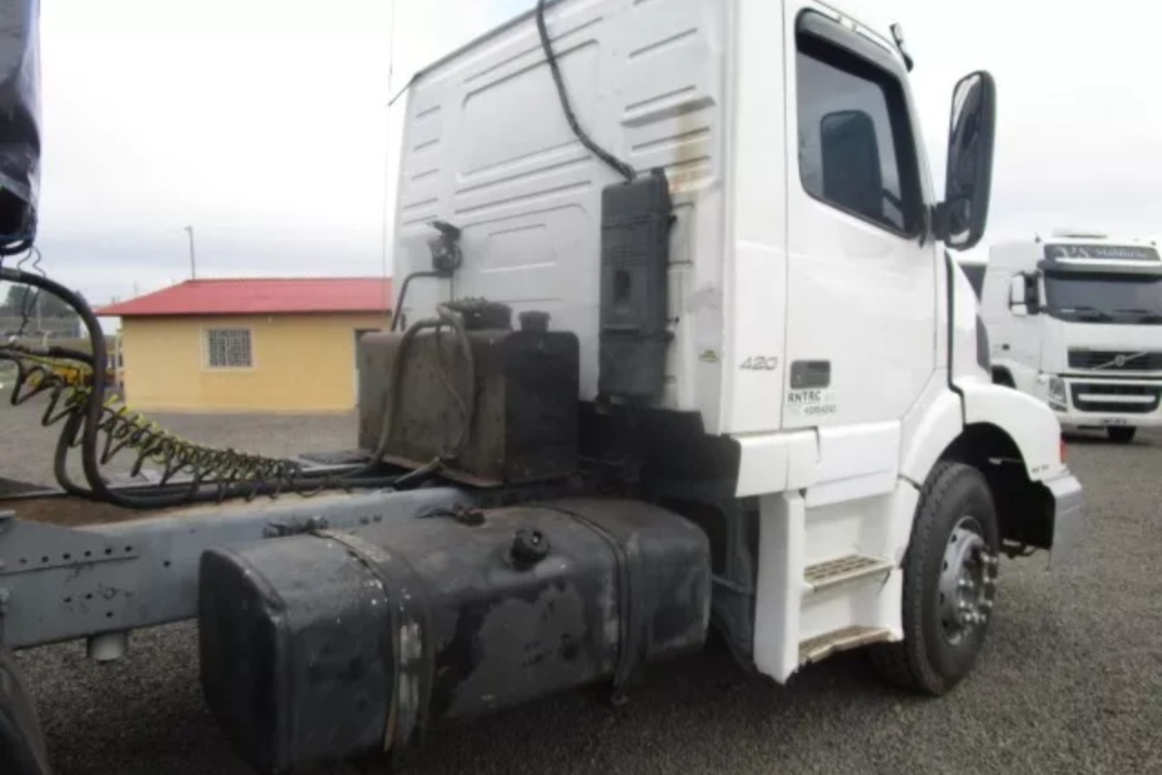 Volvo NH12 420 - 02/03 5