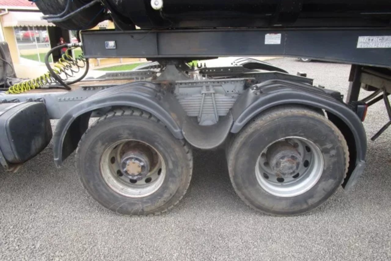 Volvo NH12 420 - 02/03 6
