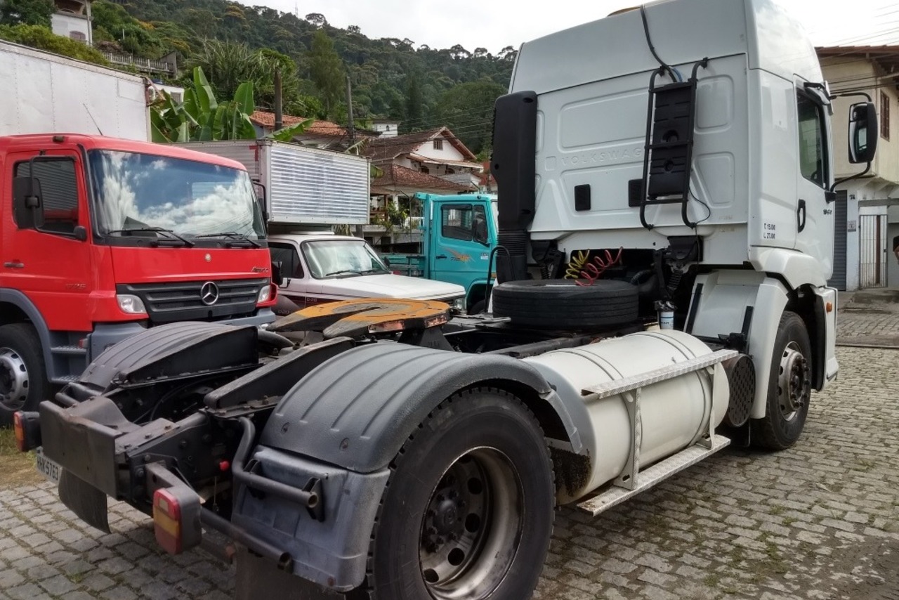 Volkswagen 19-370 E Constel. Tractor  - 08/08 6