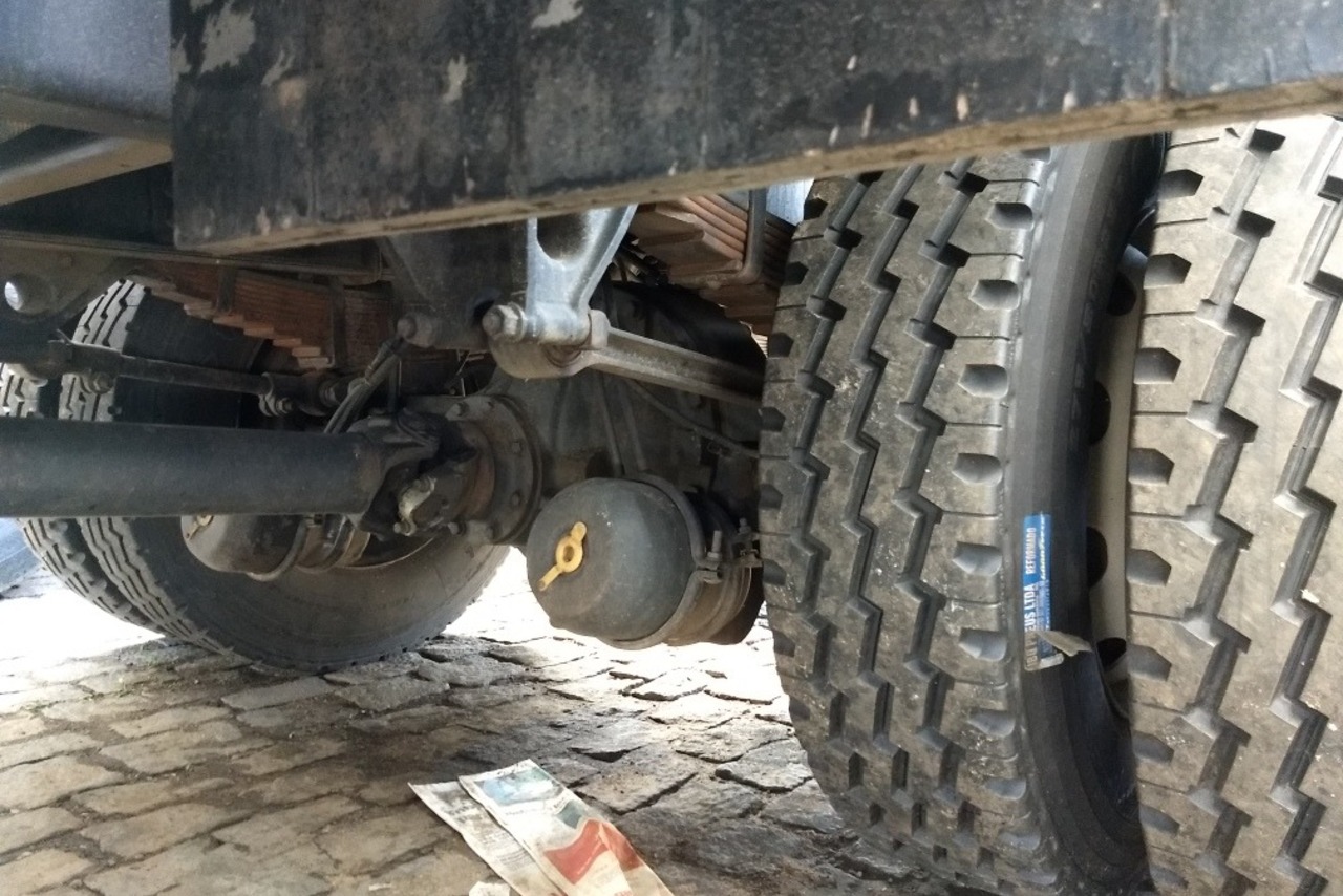 Volkswagen 19-370 E Constel. Tractor  - 08/08 9
