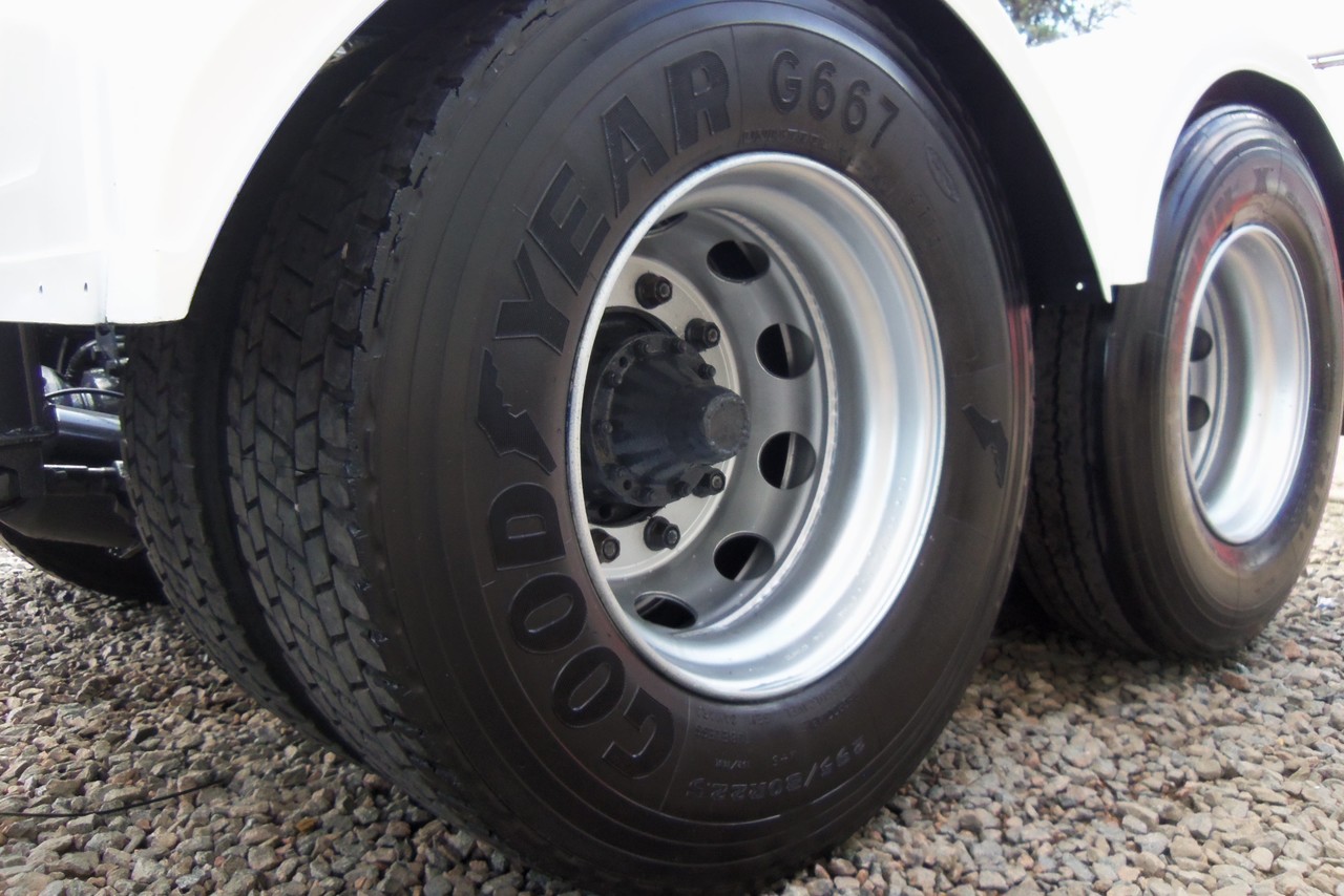 Scania 114 330 - 02/02 8