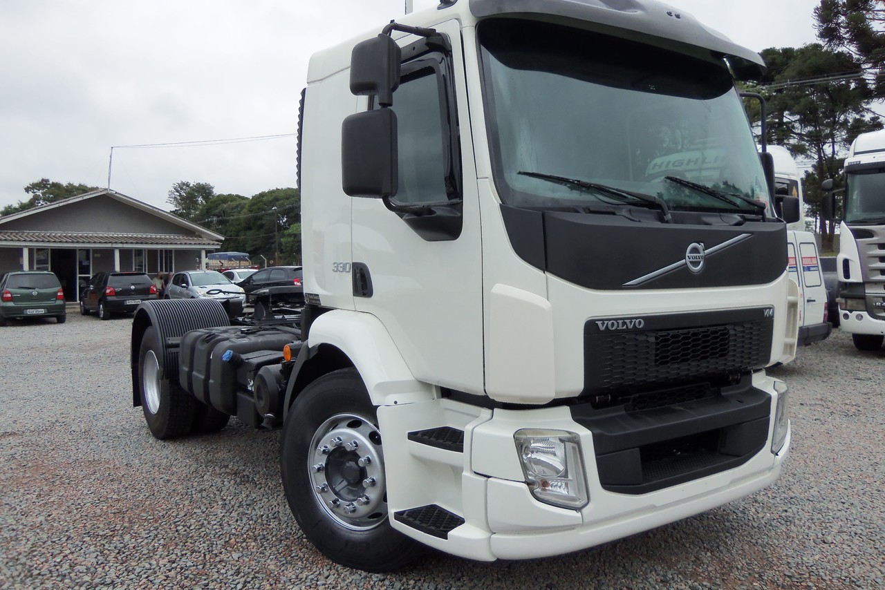 Volvo VM 330 - 14/14 4