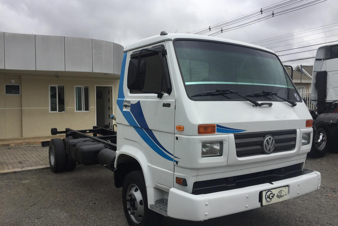 Volkswagen 8 140 - 98/98 2