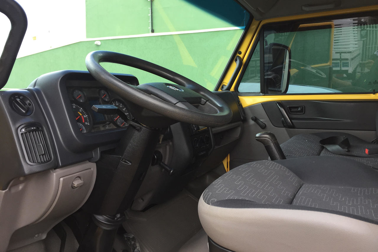 Volkswagen 8 160 - 15/16 13