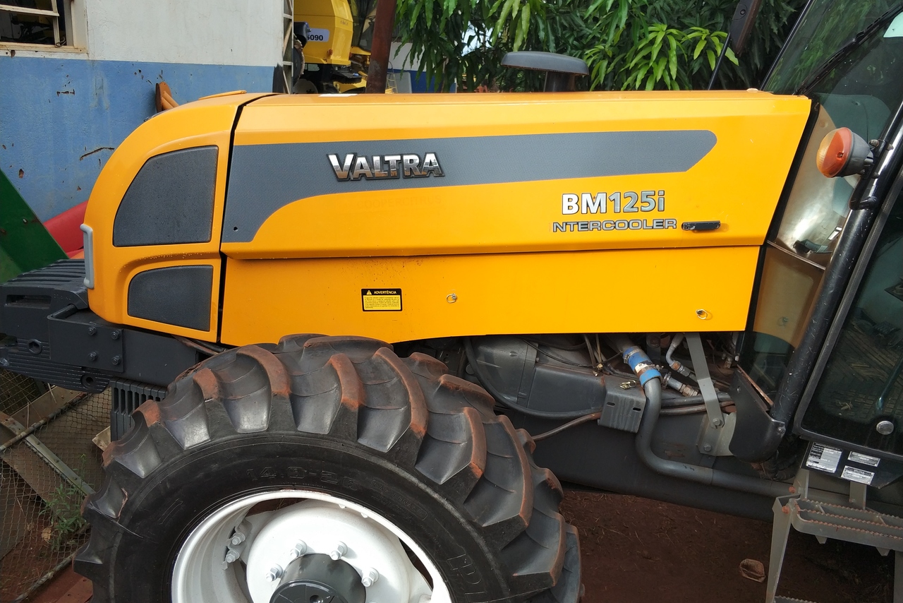 Valtra BM 125 - 12 3
