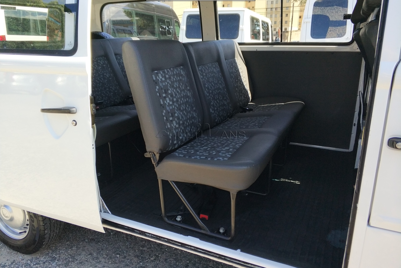 Volkswagen Kombi Standard - 11/12 4