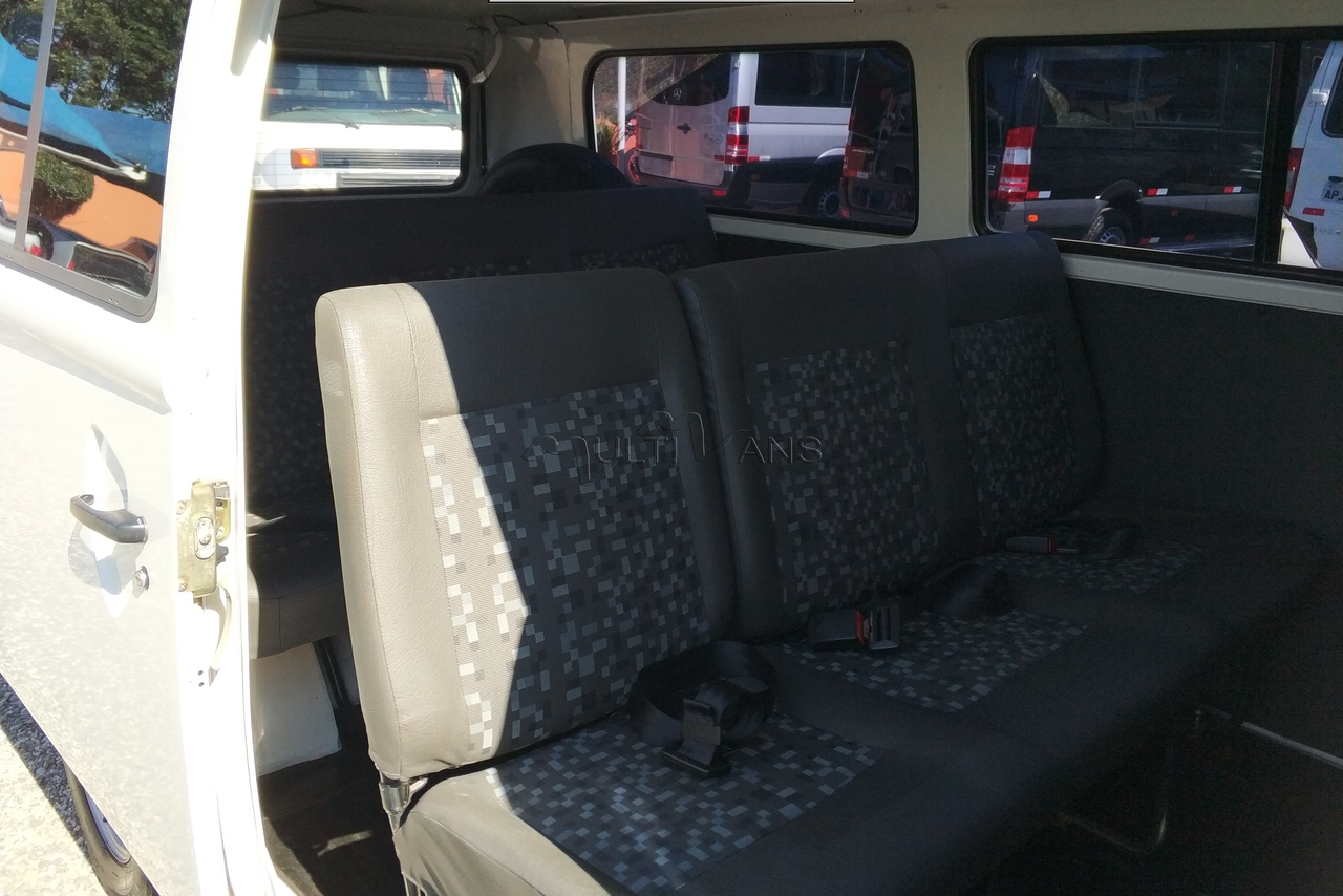 Volkswagen Kombi Standard - 12/12 3
