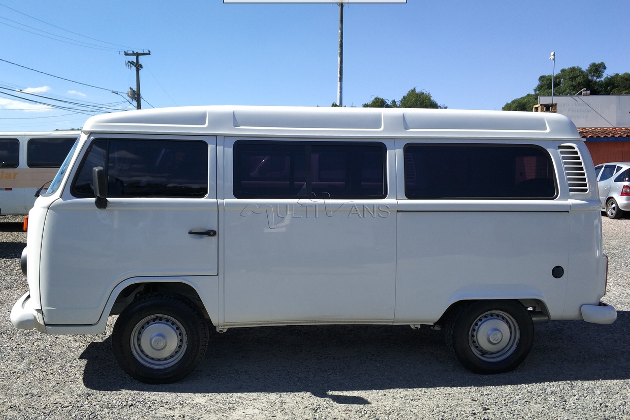Volkswagen Kombi Standard - 12/12 11