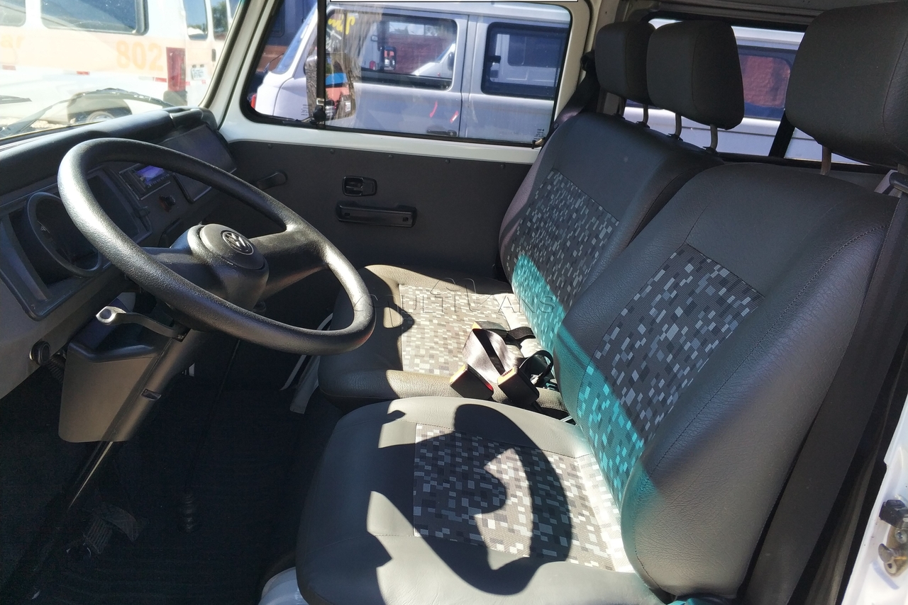 Volkswagen Kombi Standard - 12/12 17