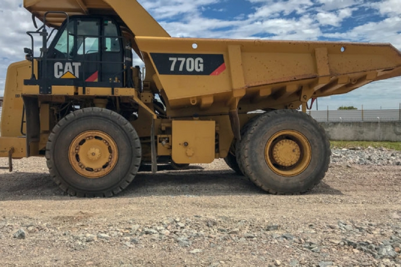 Caterpillar 770 - 13 5