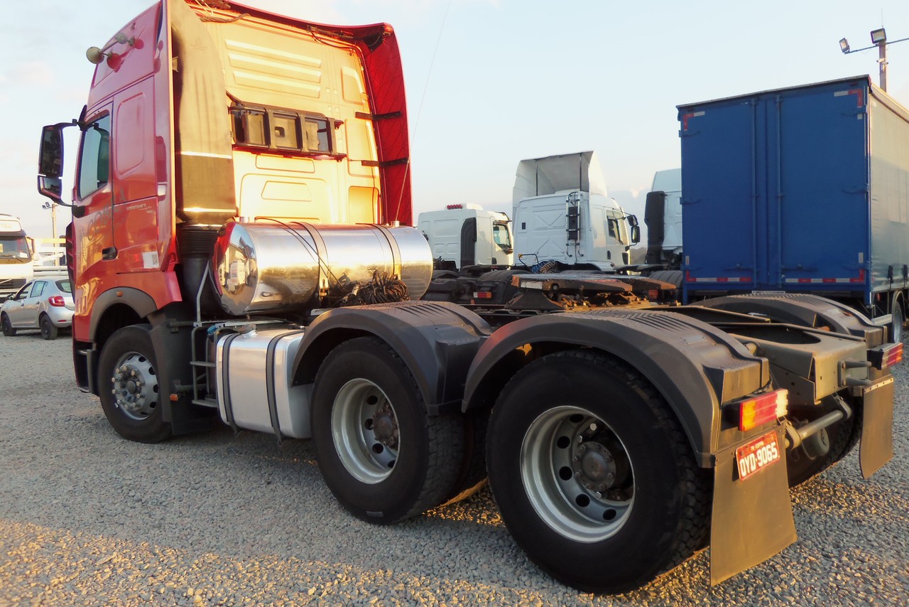 Sinotruk Howo Howo A7 - 12/12 3