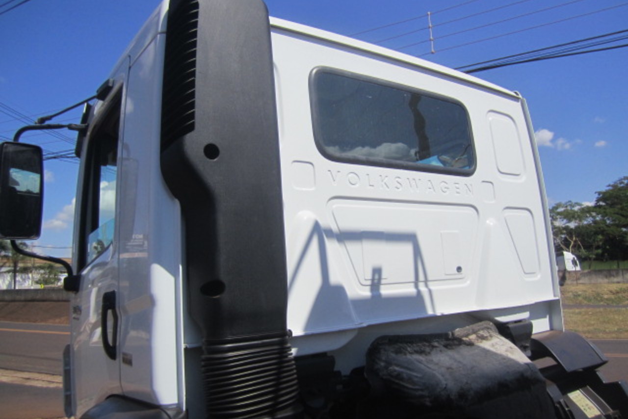 Volkswagen 31-280 E Constel. 6x4 - 13/13 4