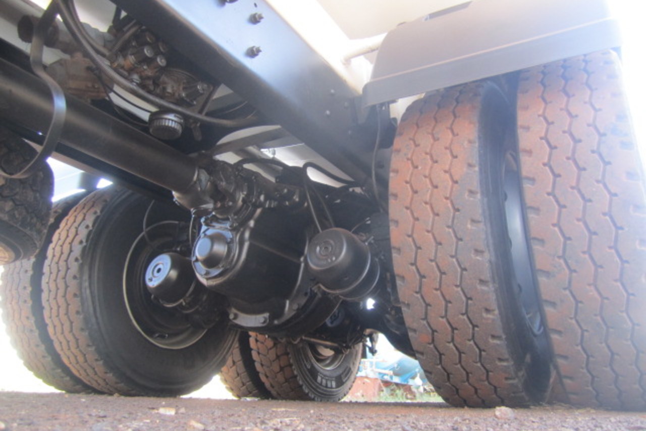 Volkswagen 31-280 E Constel. 6x4 - 13/13 8