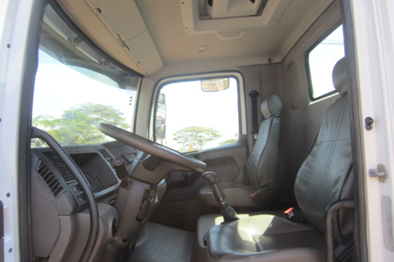 Volkswagen 31-280 E Constel. 6x4 - 13/13 9