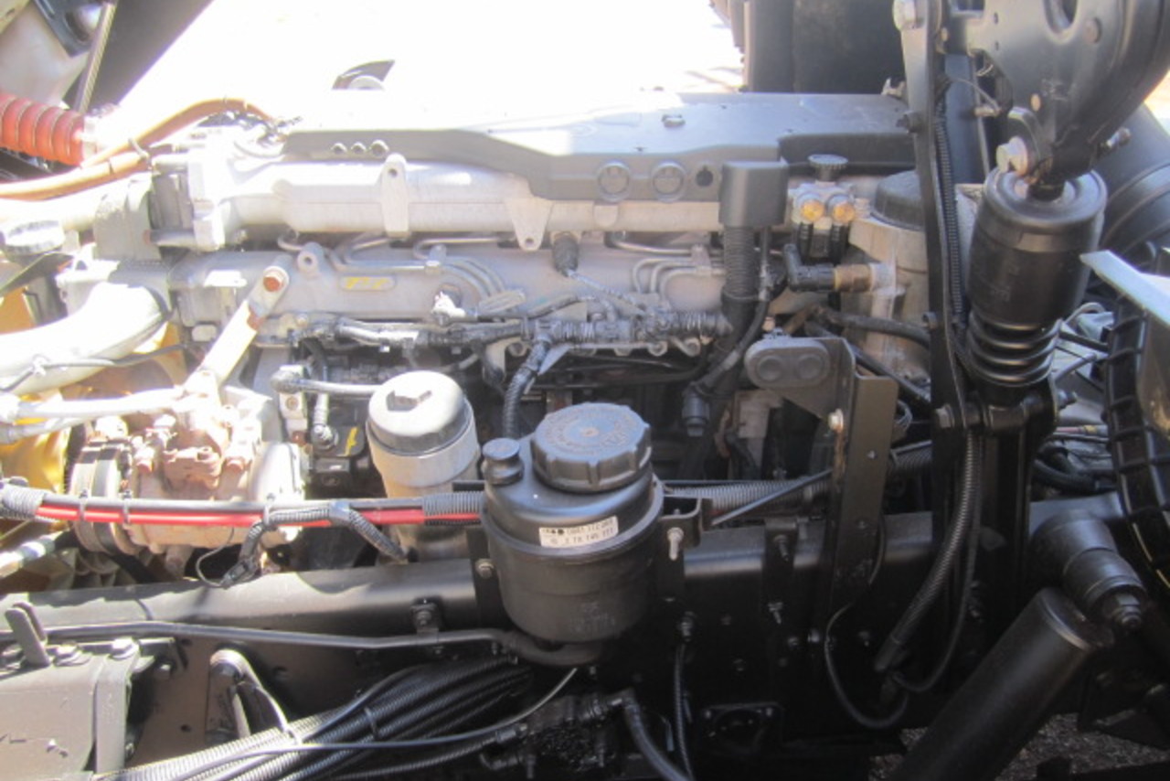 Volkswagen 31-280 E Constel. 6x4 - 13/13 16