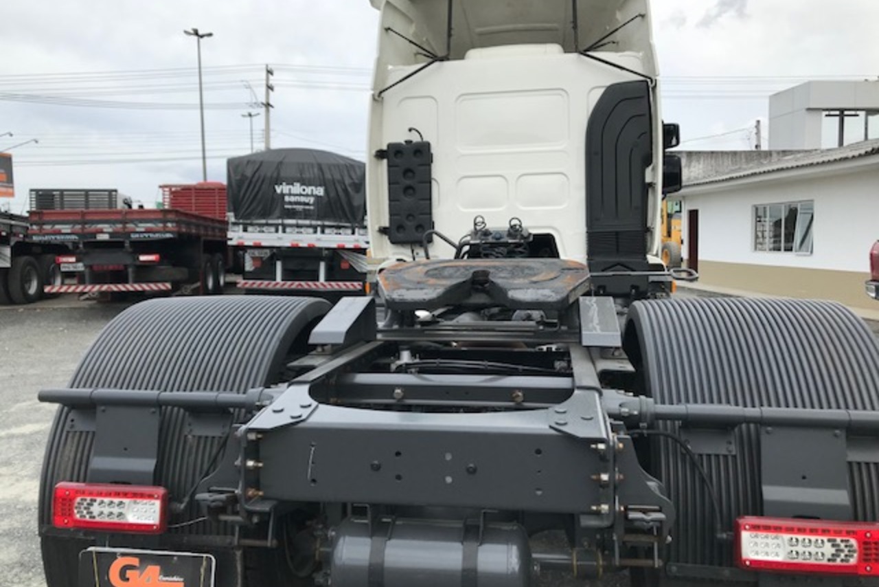 Volvo VM 330 - 14/15 3