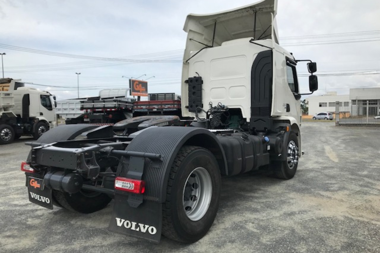 Volvo VM 330 - 14/15 5