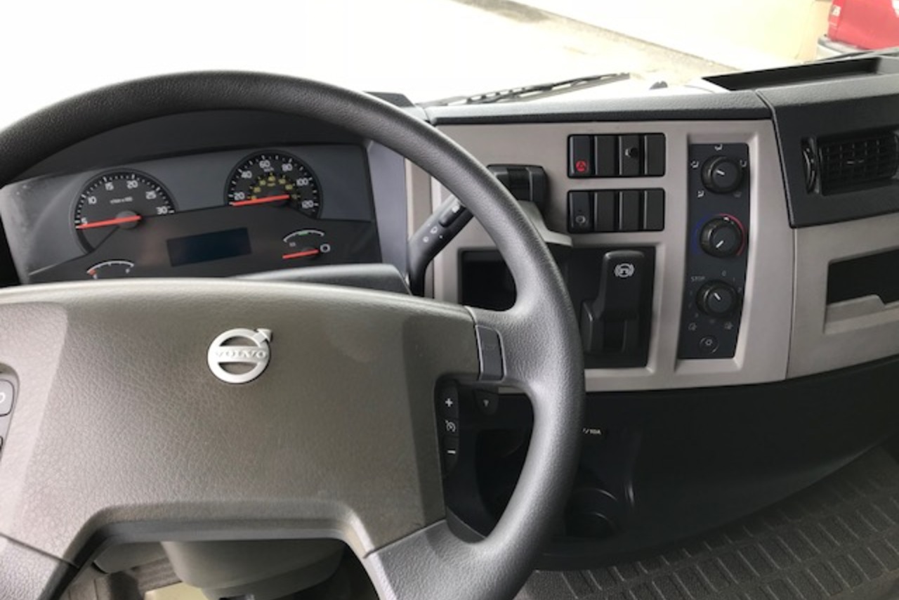 Volvo VM 330 - 14/15 8
